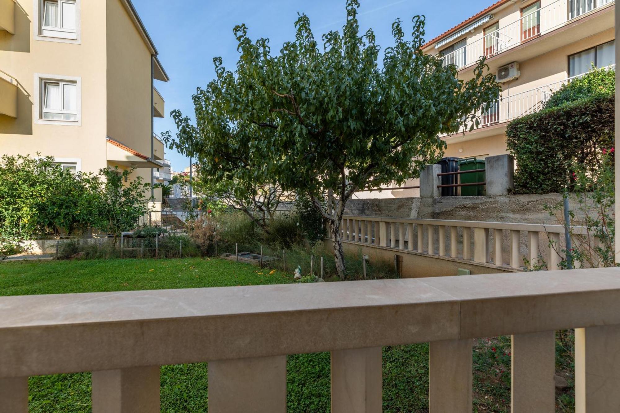 Apartments By The Sea Duce, Omis - 5973 Экстерьер фото