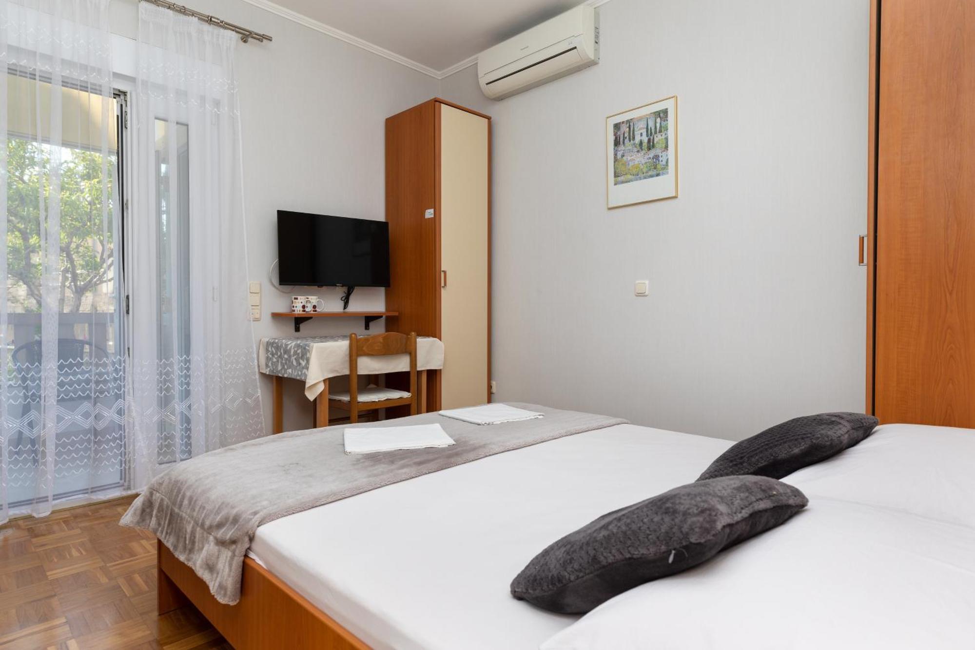 Apartments By The Sea Duce, Omis - 5973 Номер фото