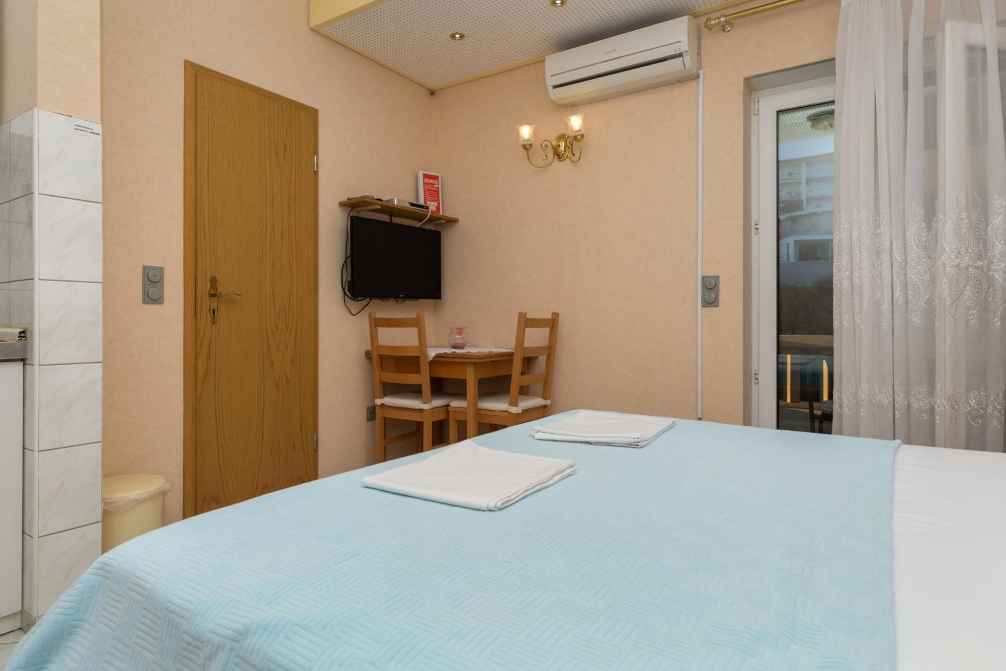 Apartments By The Sea Duce, Omis - 5973 Номер фото