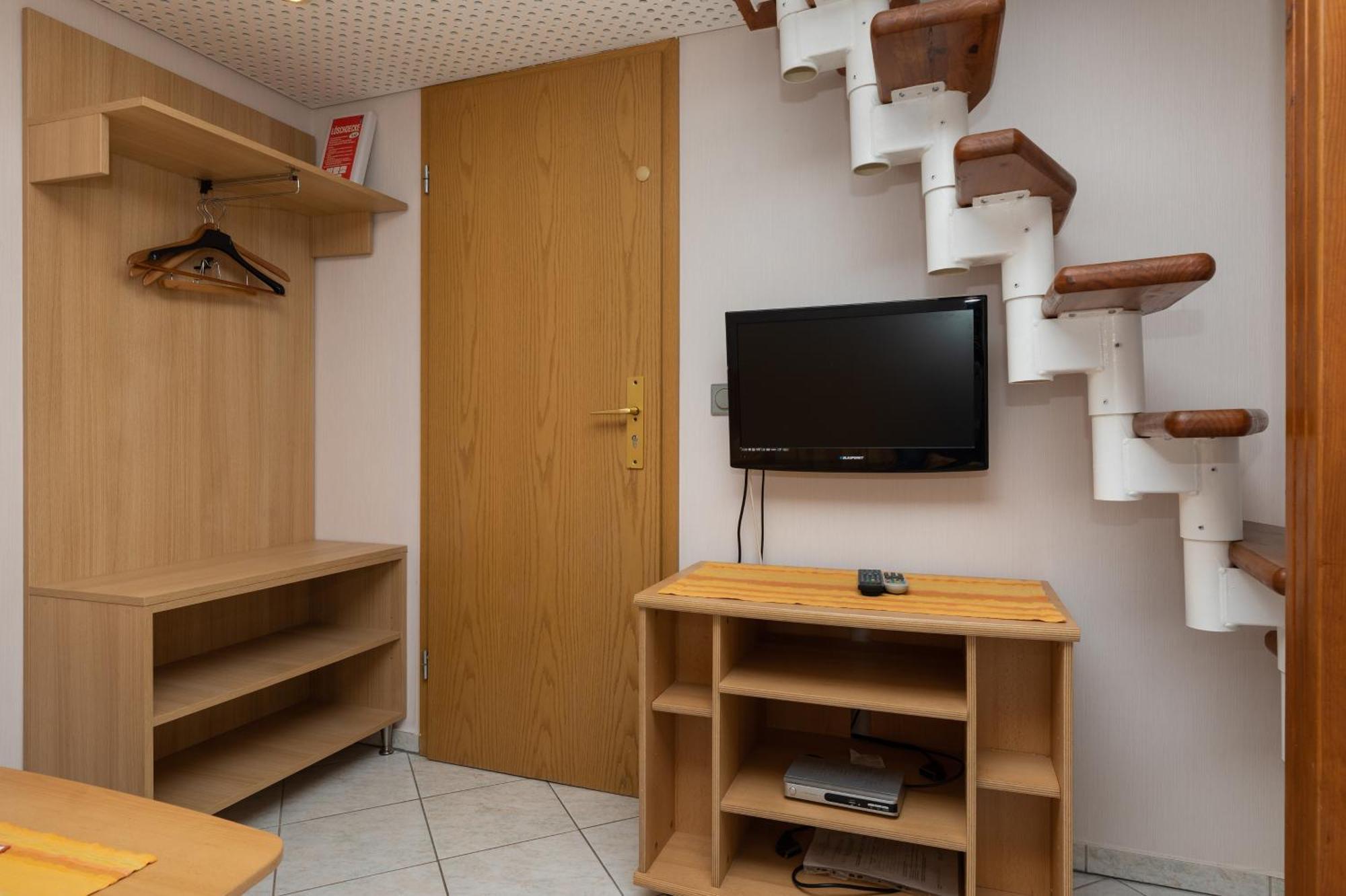 Apartments By The Sea Duce, Omis - 5973 Номер фото